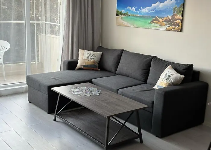 Sunny And Cosy In Admiral Plaza Appartement