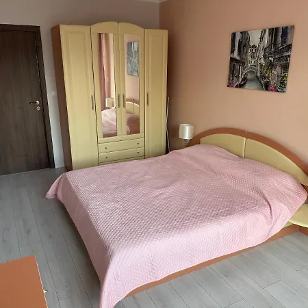 Sunny And Cosy In Admiral Plaza *