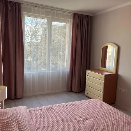 Sunny And Cosy In Admiral Plaza Slantschew brjag