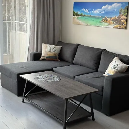 Sunny And Cosy In Admiral Plaza Apartament