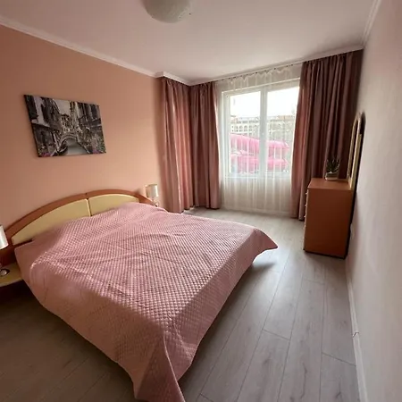 Sunny And Cosy In Admiral Plaza Apartament