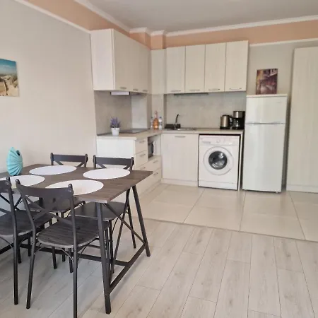 Sunny And Cosy In Admiral Plaza Slăntjev Brjag