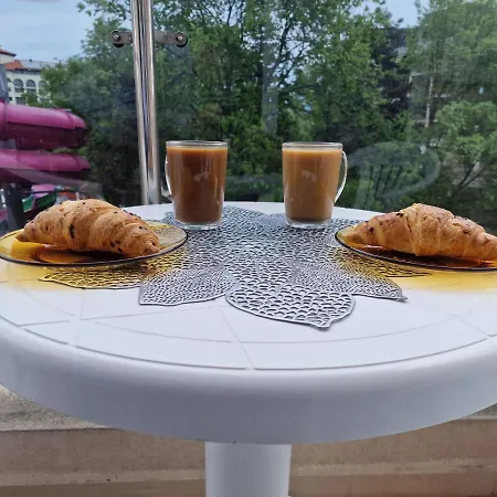 Apartment Sunny And Cosy In Admiral Plaza