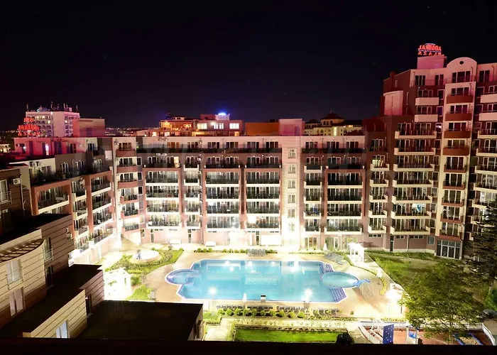 Sunny And Cosy In Admiral Plaza