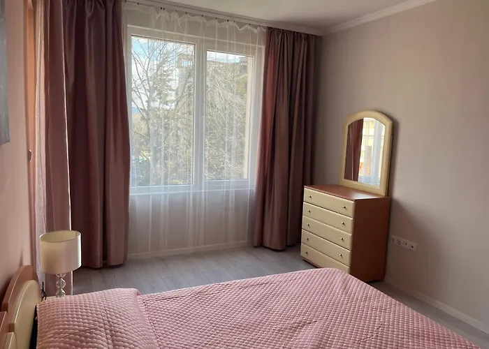 Sunny And Cosy In Admiral Plaza Slăntjev Brjag