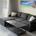 Sunny And Cosy In Admiral Plaza Apartment